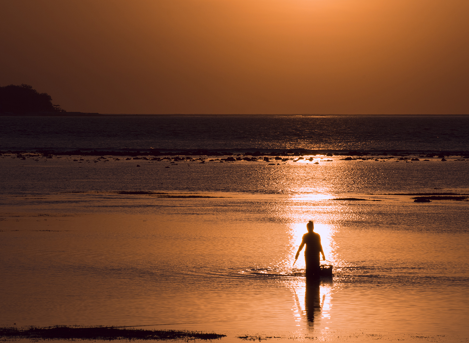 Giulia Brunetti - photography of a woman in the sunset light