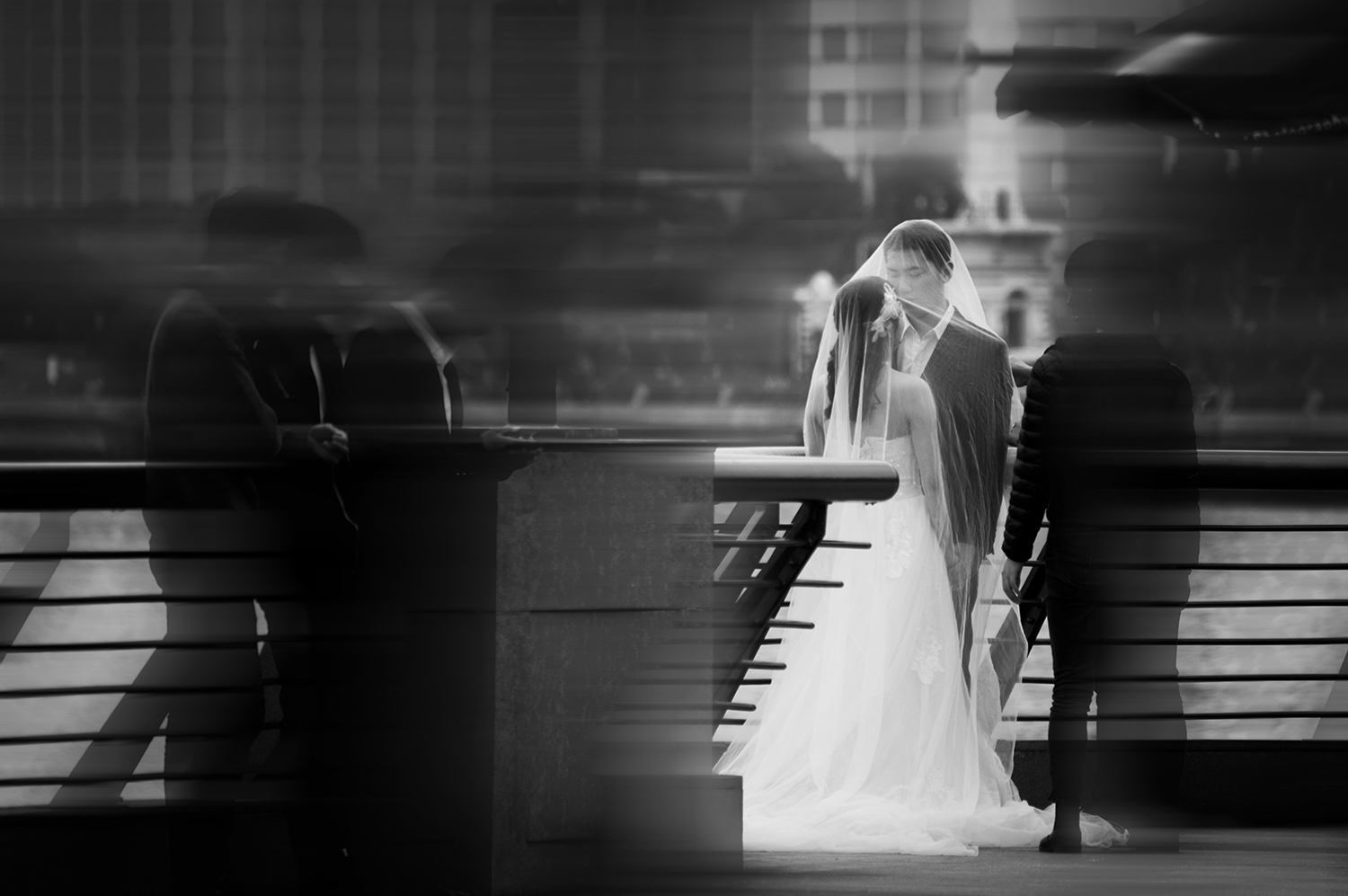 Giulia Brunetti - photography of a married couple having a photoshoot in Shanghai
